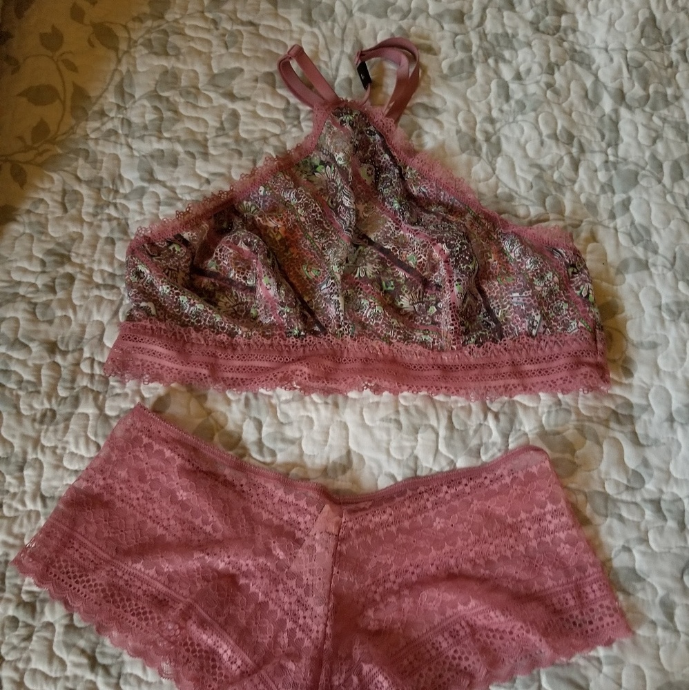 Victoria secret bralette set